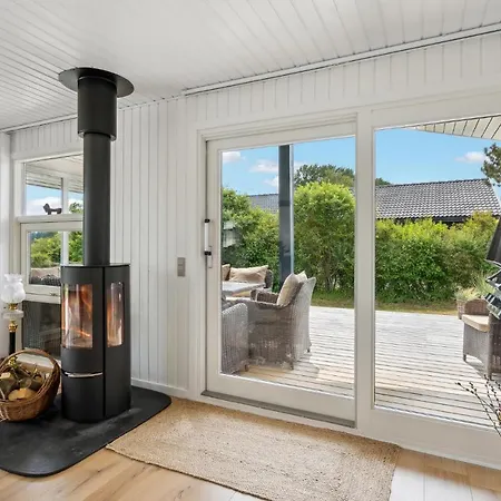 Stunning In Brenderup Fyn With Kitchen Semesterbostad *