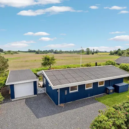 Semesterbostad Stunning In Brenderup Fyn With Kitchen *